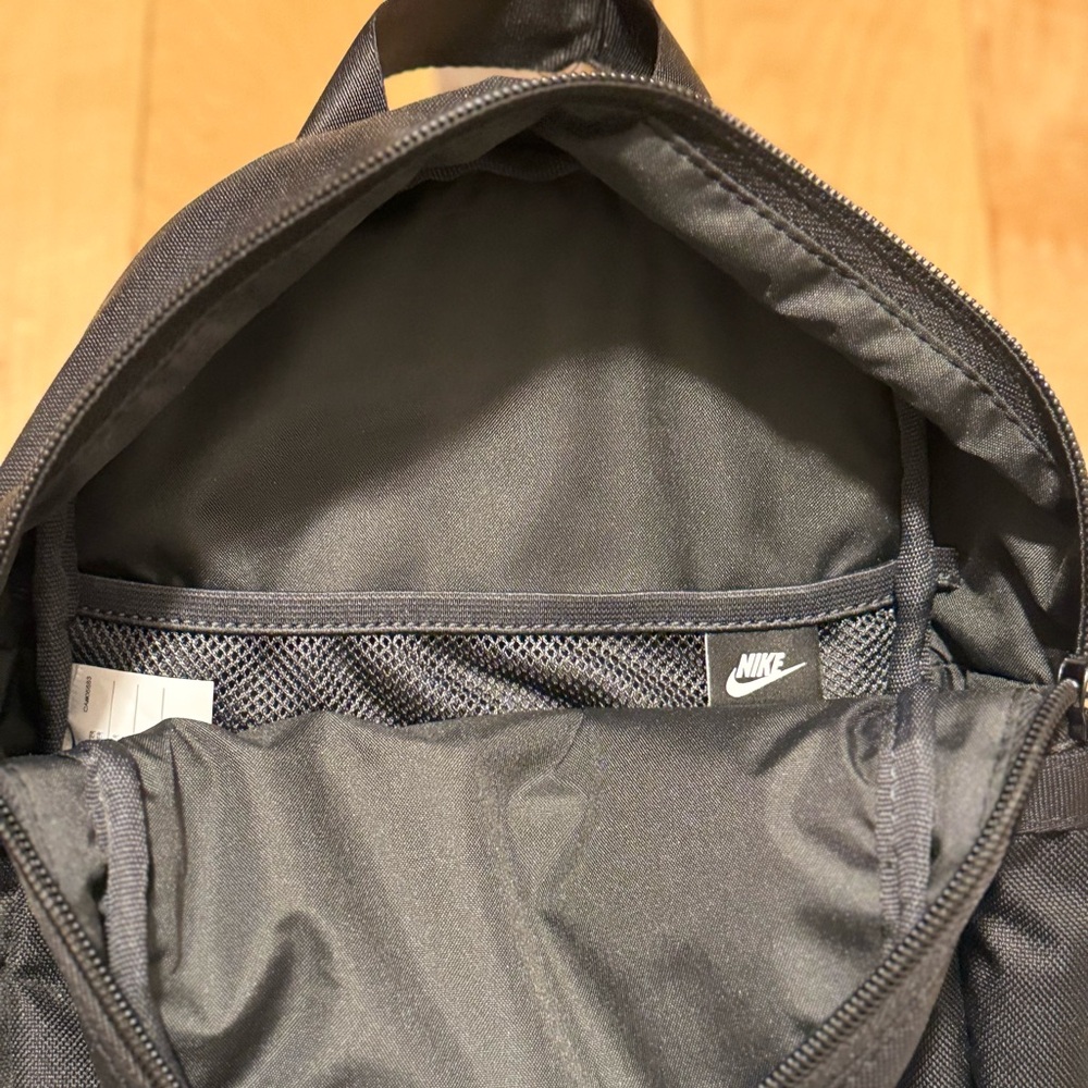 Nike Black Backpack - Picture 3 of 3